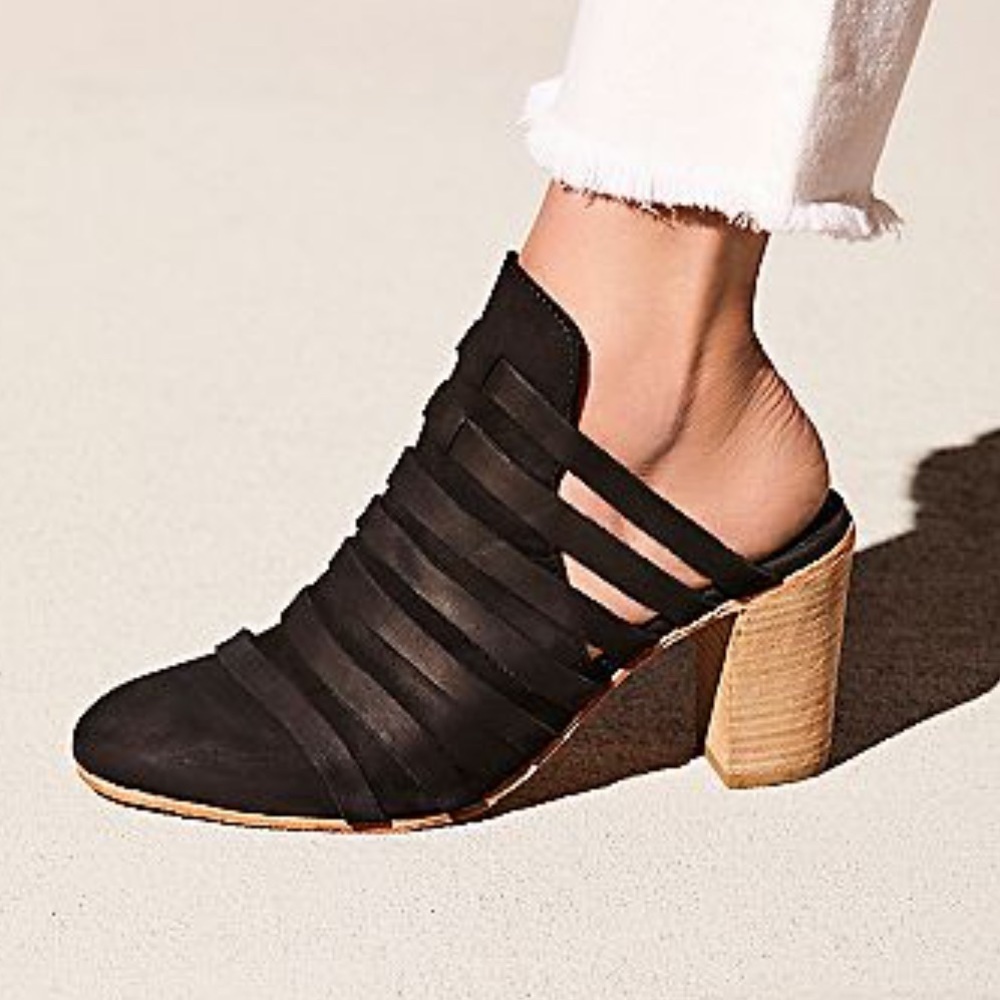 FREE PEOPLE 🔴 Byron strappy Mule